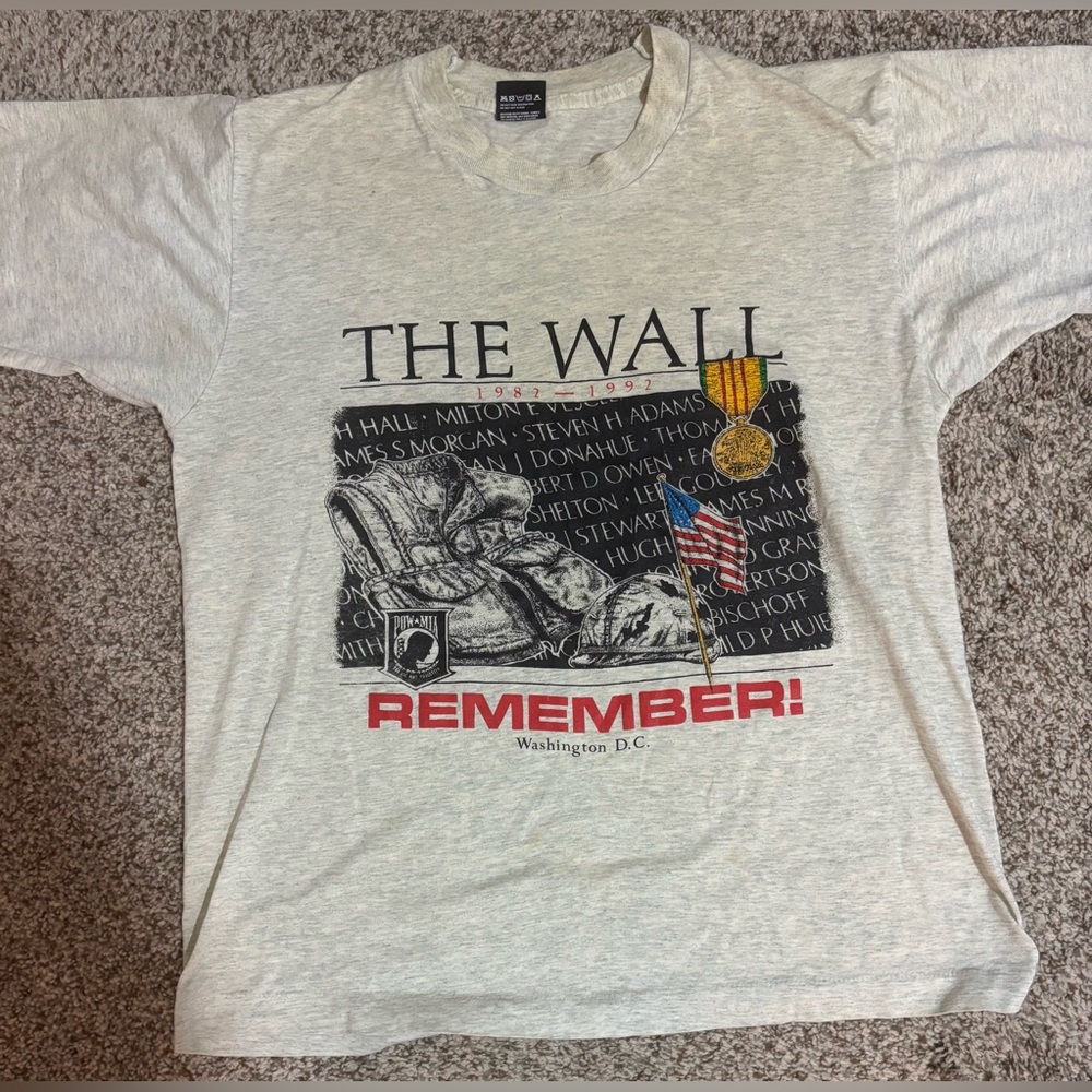 The Wall Vintage Men’s shirt size L